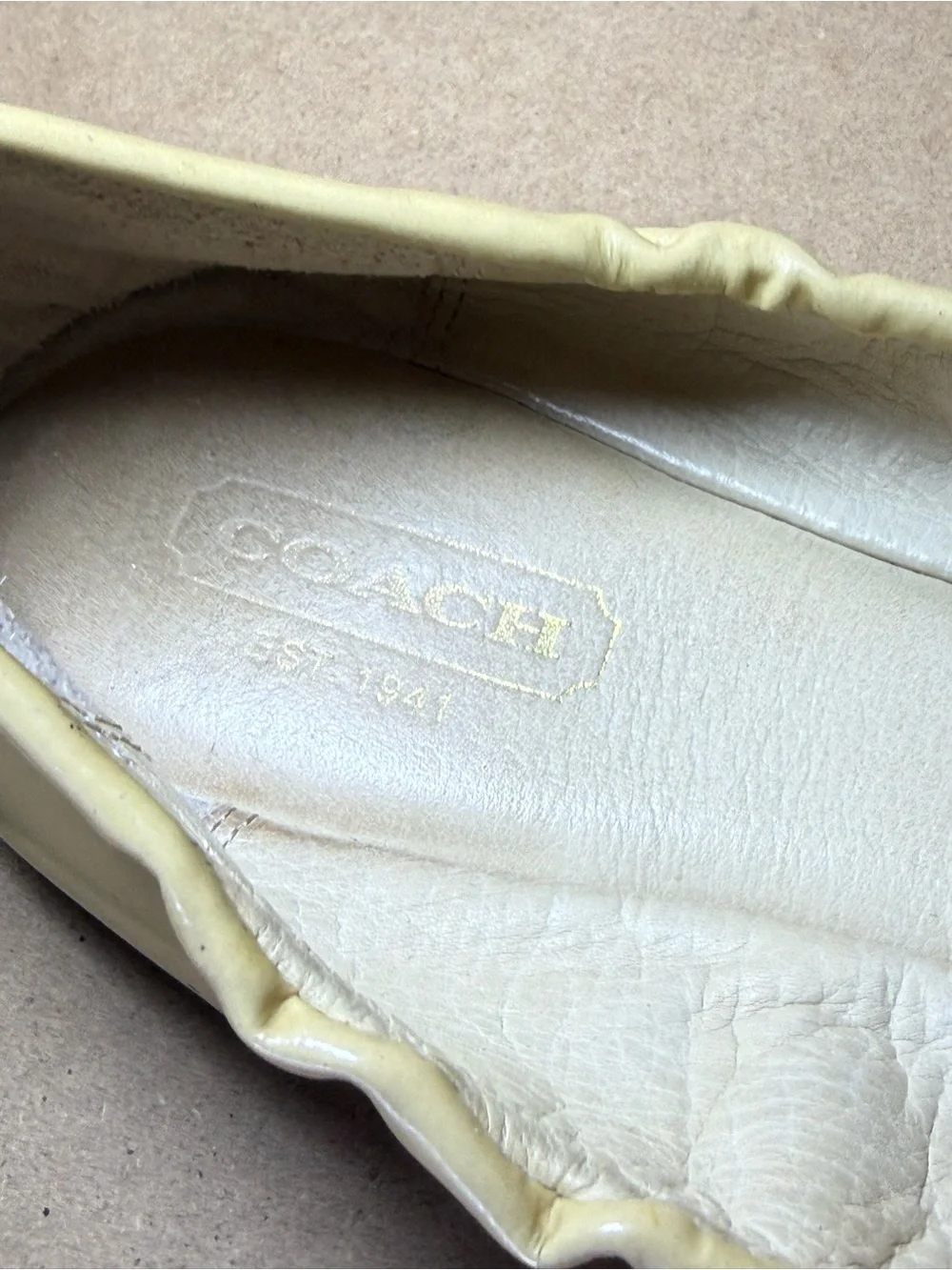 Coach Two Tone Beige Tan Black Ballet Flats Gold Bow Size 7